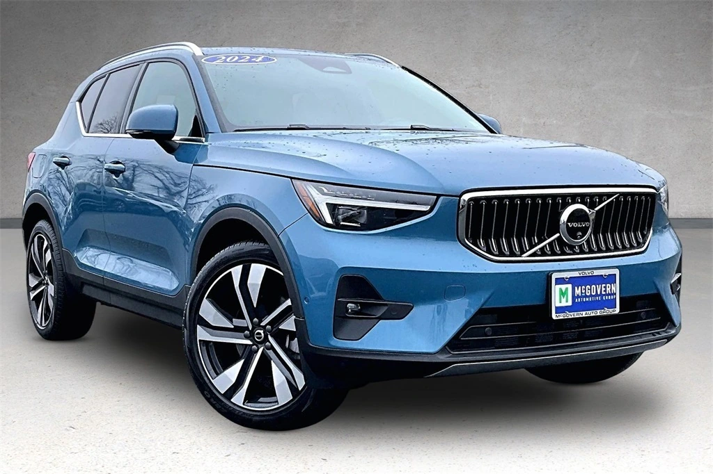 2024 Volvo - image 3