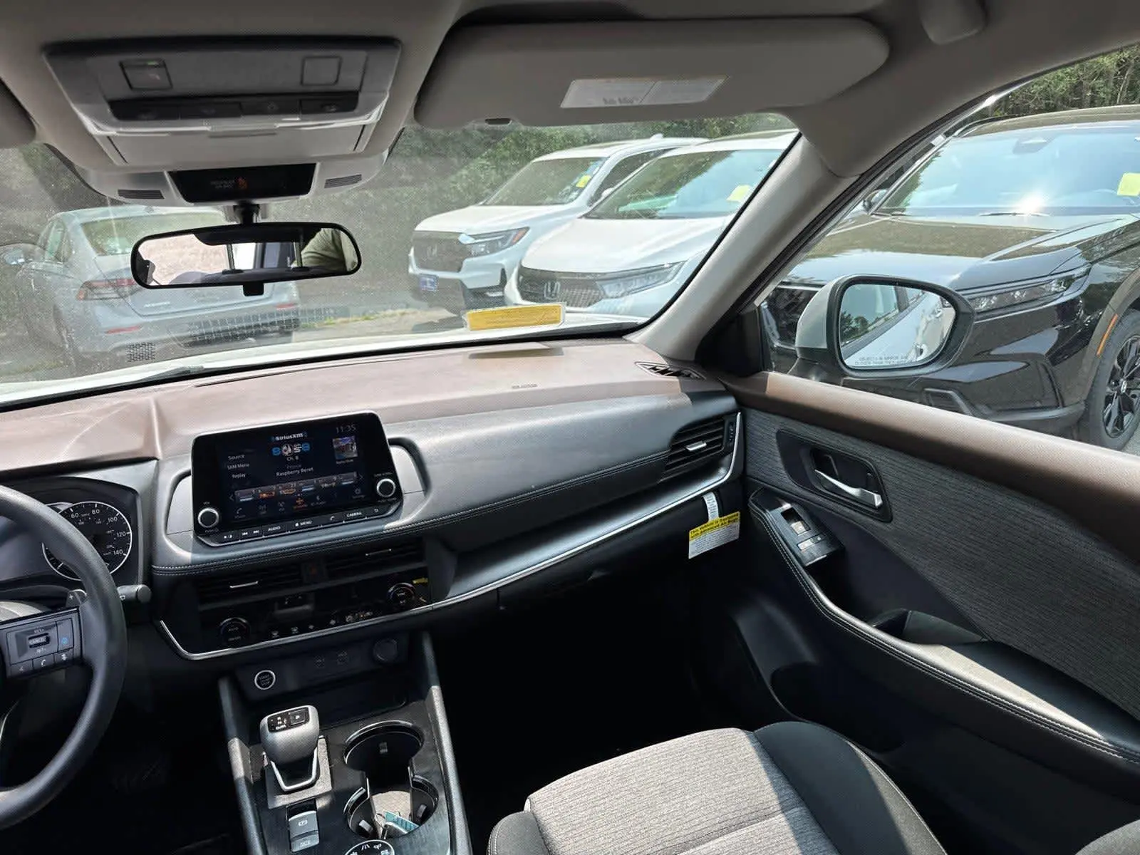 2023 Nissan Rogue SV photo 35