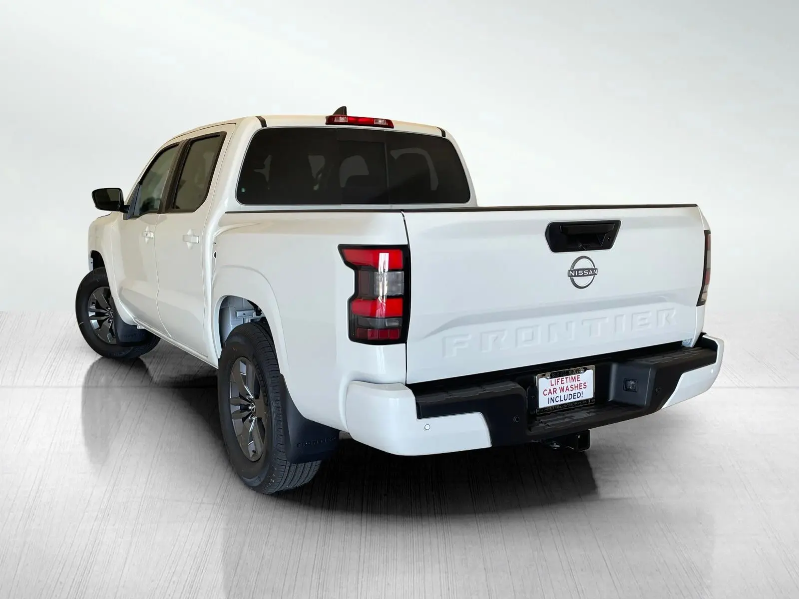 2025 Nissan Frontier Crew Cab SV photo 4