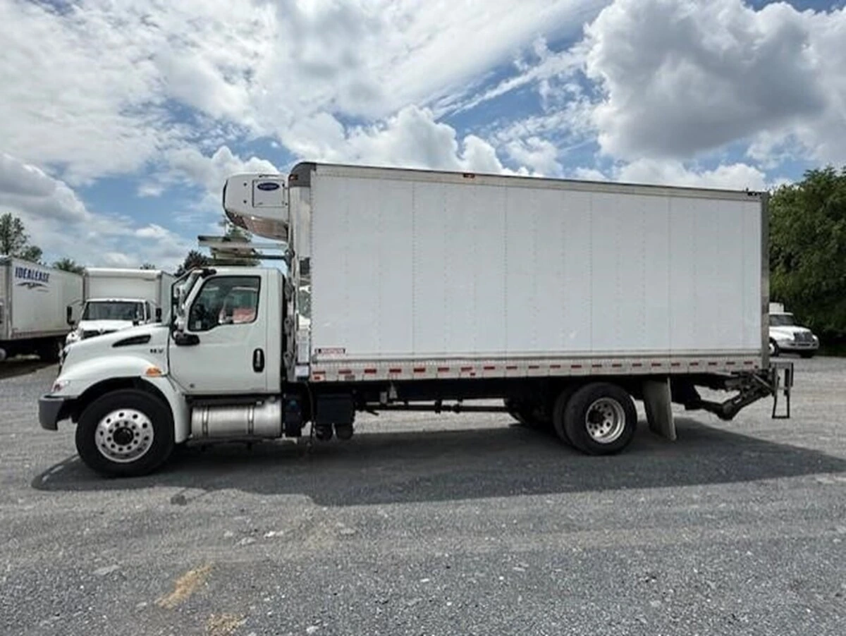 2020 International MV - image 2