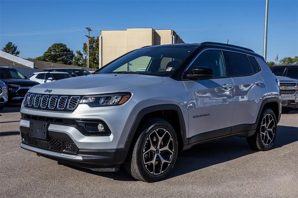 2025 Jeep Compass Limited photo 3