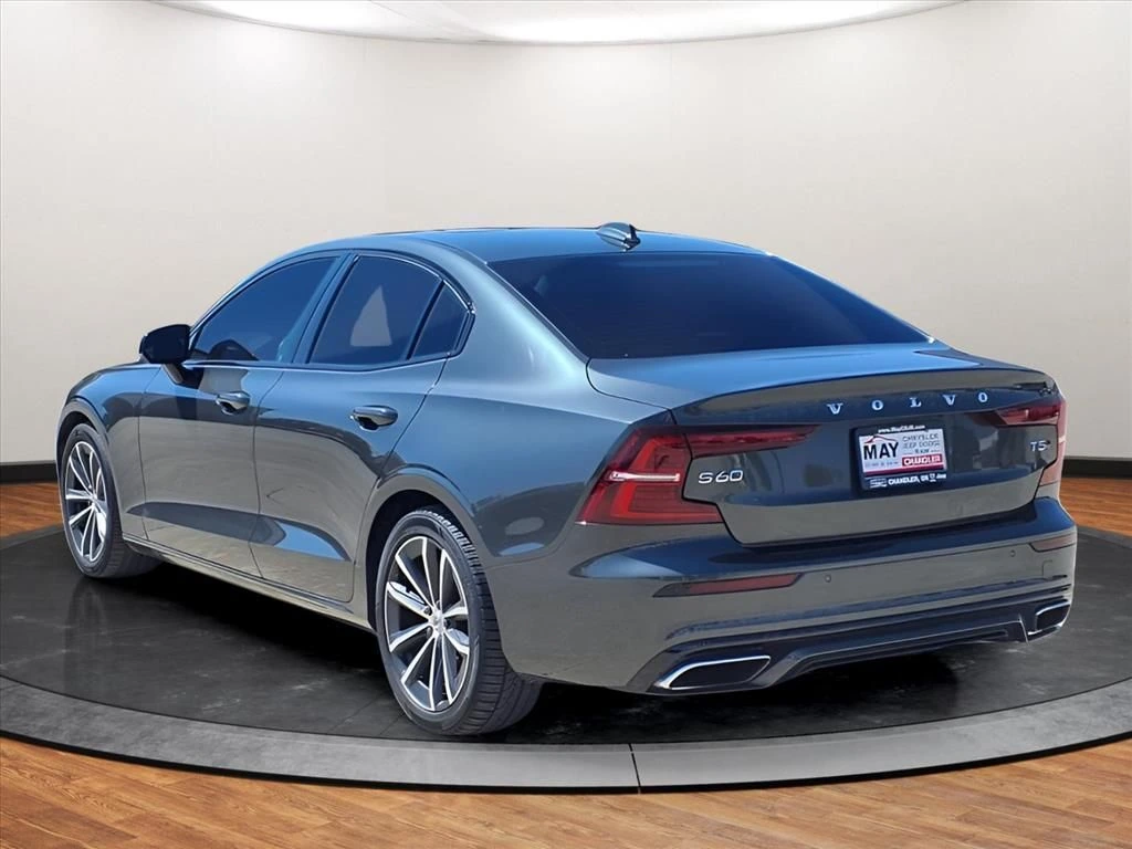 2021 Volvo - image 17