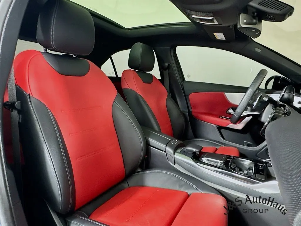 2021 Mercedes Benz A AMG 35 4MATIC photo 31