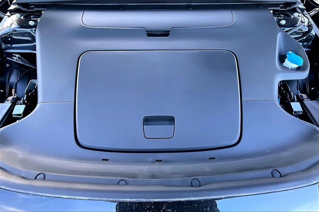 2026 Volvo - image 12