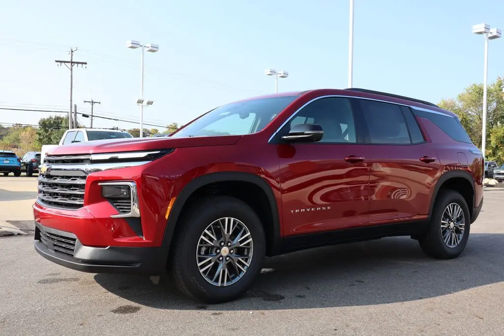 2026 Chevrolet Traverse 2LT photo 7