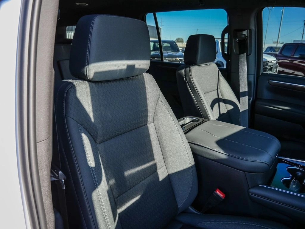2026 Chevrolet Suburban LS - Photo 15