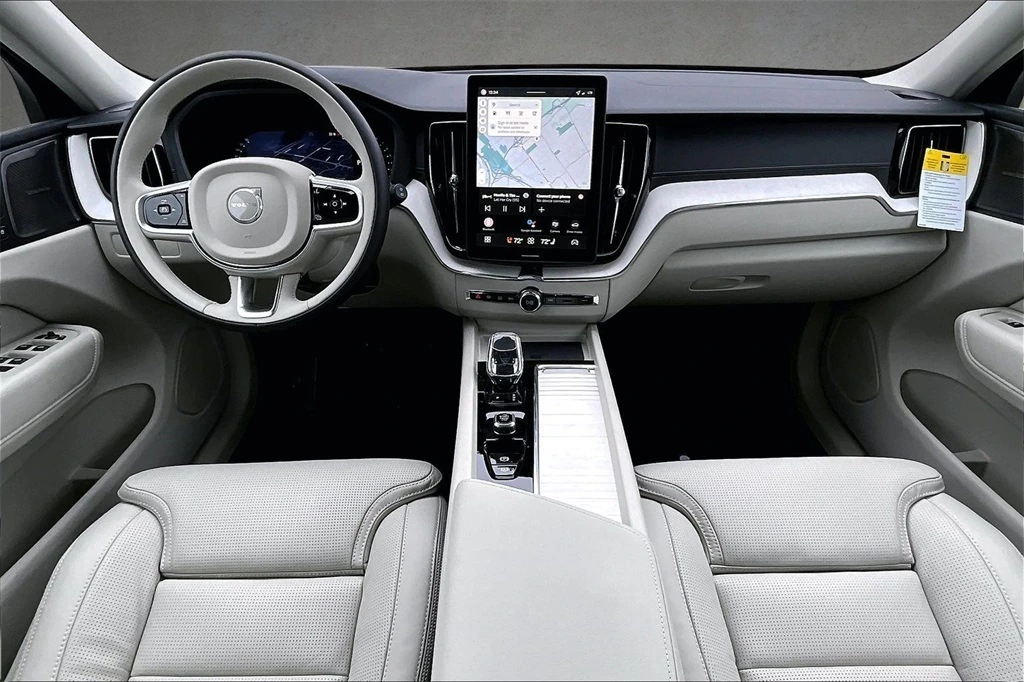 2026 Volvo - image 5