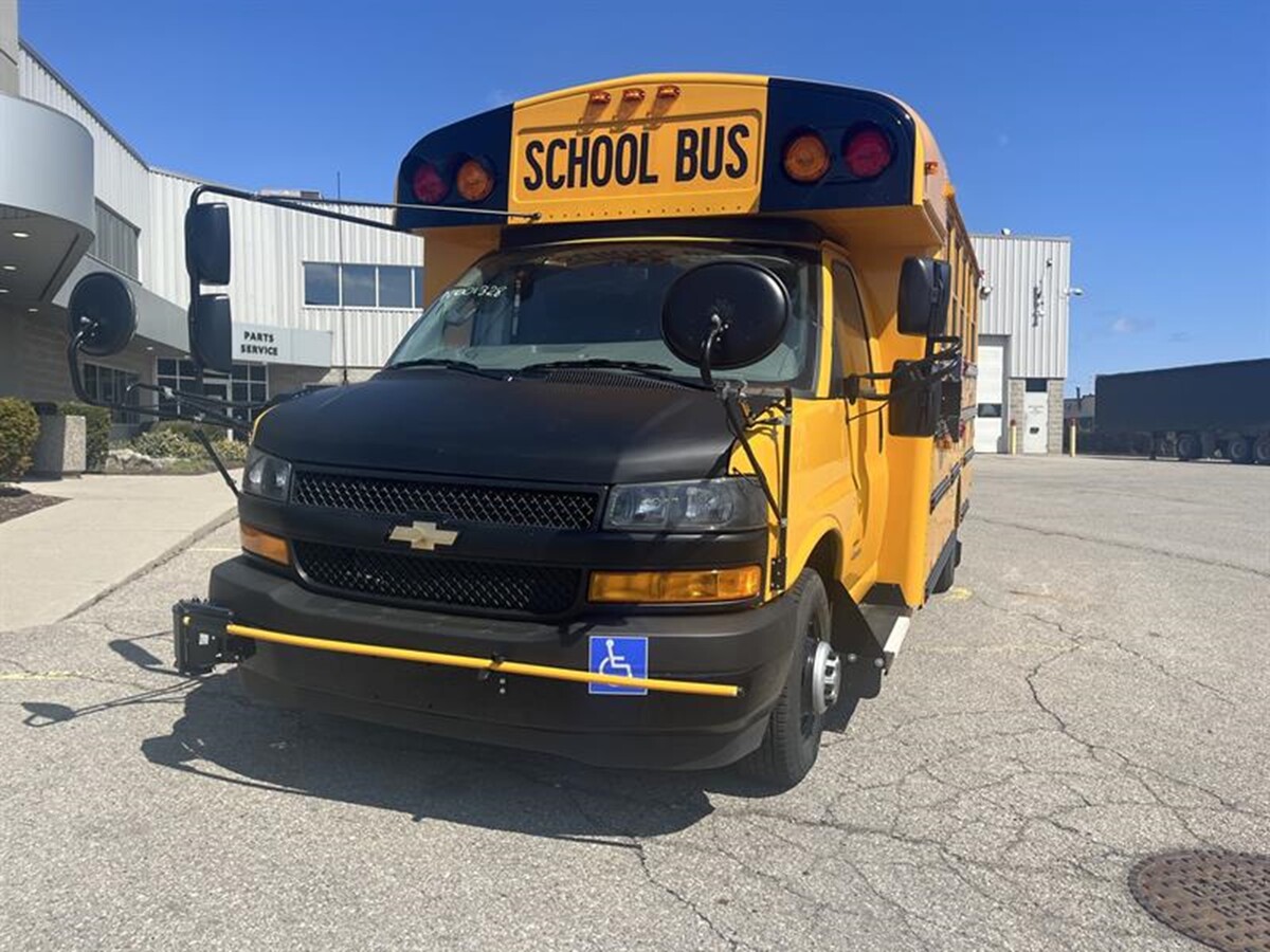 2027 THOMAS BUS Minotour