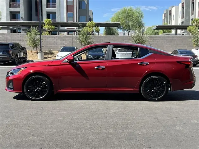 2025 Nissan Altima 2.5 SV photo 2