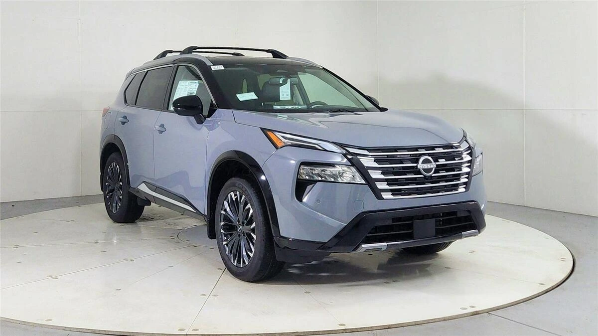 2026 Nissan Rogue Platinum's photo