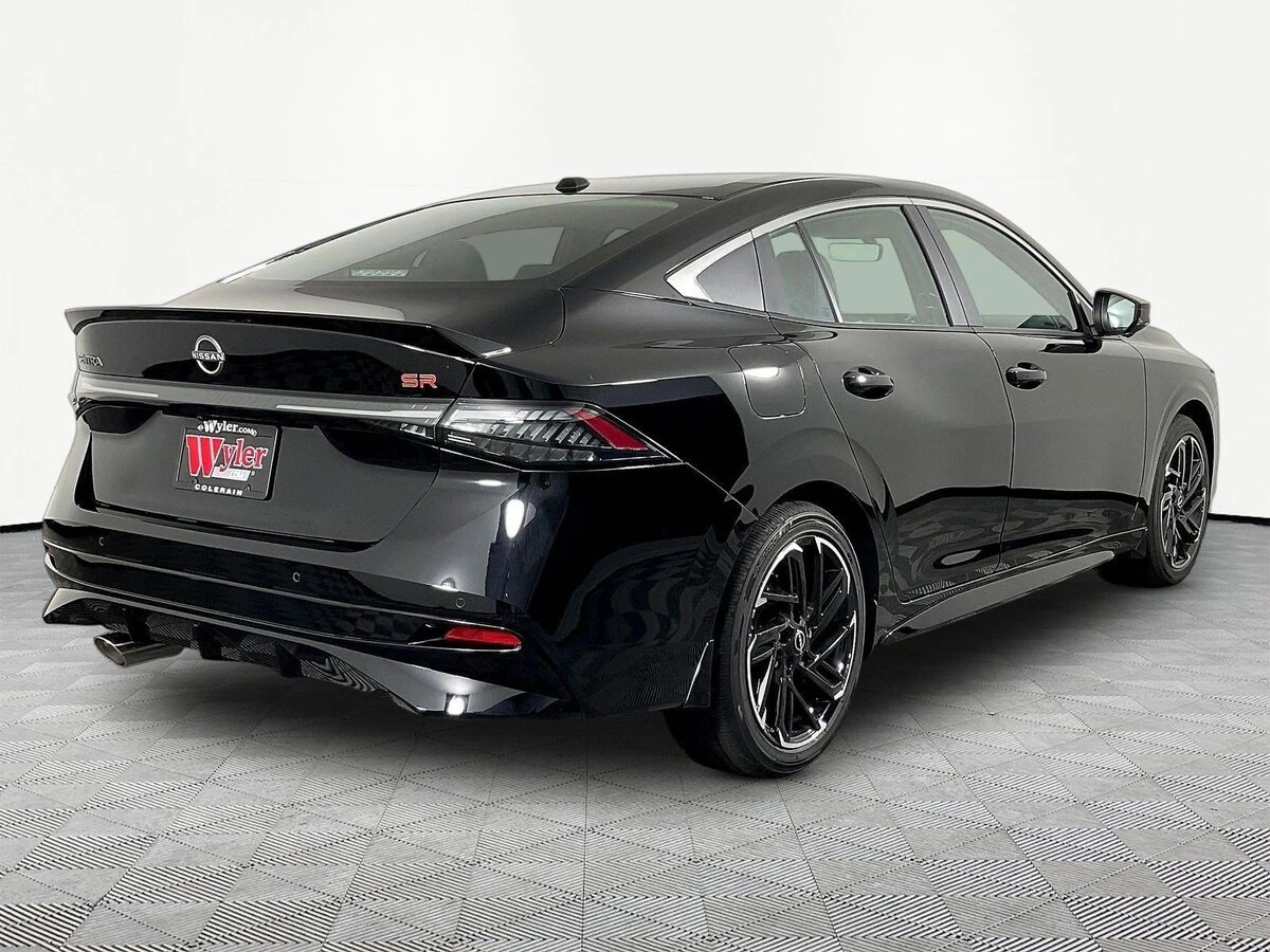 2026 Nissan Sentra SR - Photo 6