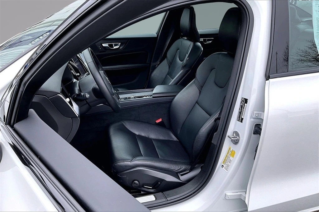 2023 Volvo - image 21