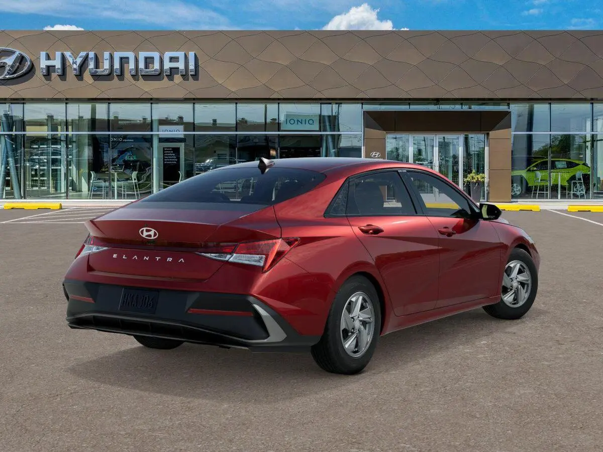 2026 Hyundai Elantra SE photo 2