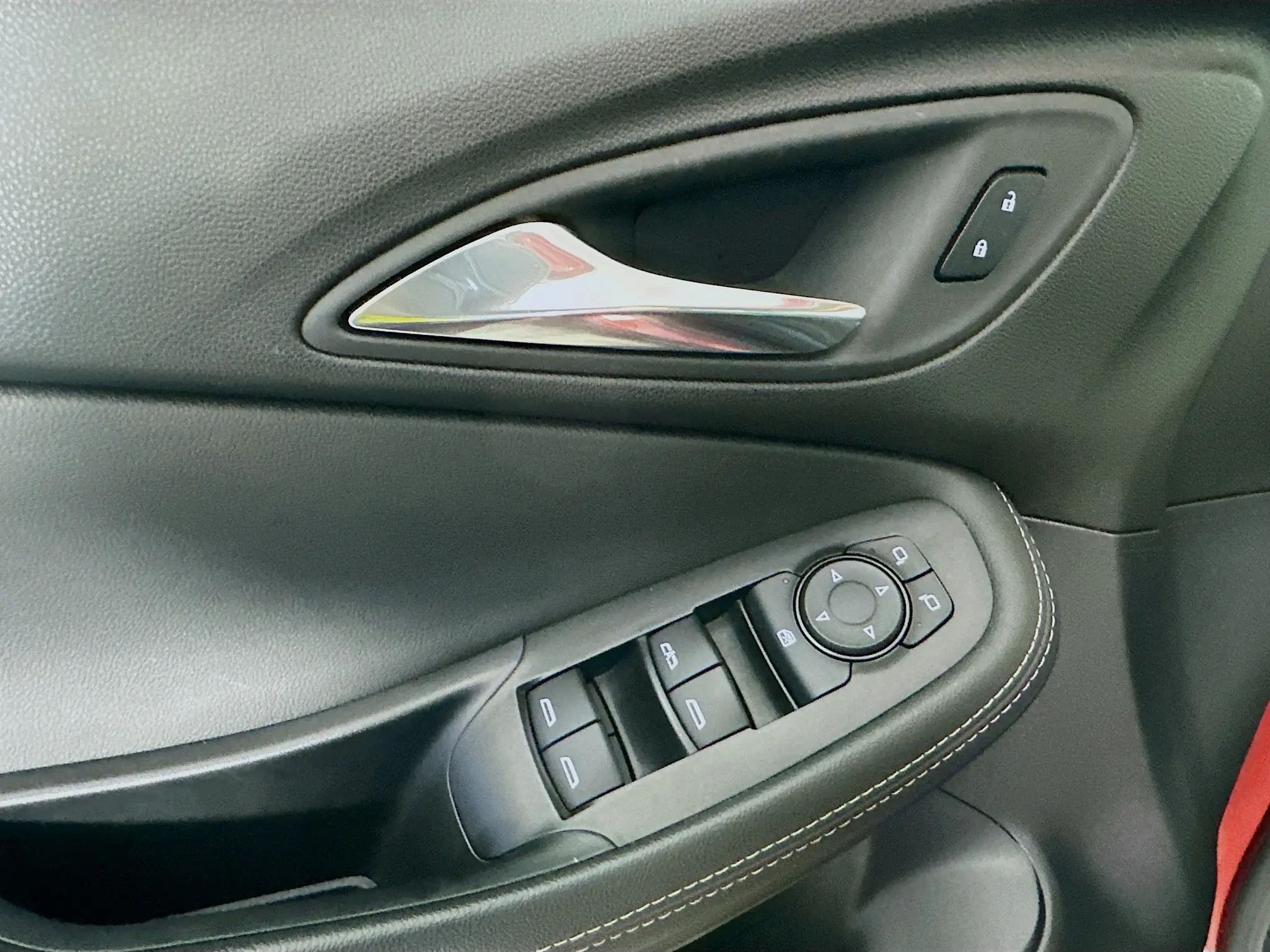 2024 Buick Encore GX Sport Touring photo 16