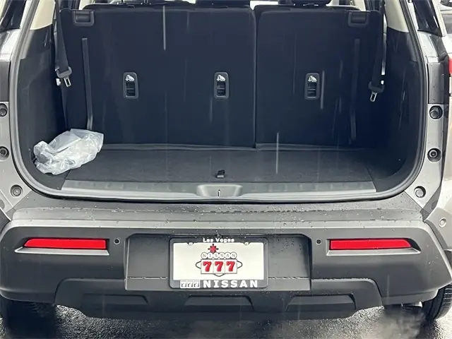 2025 Nissan Pathfinder S photo 4