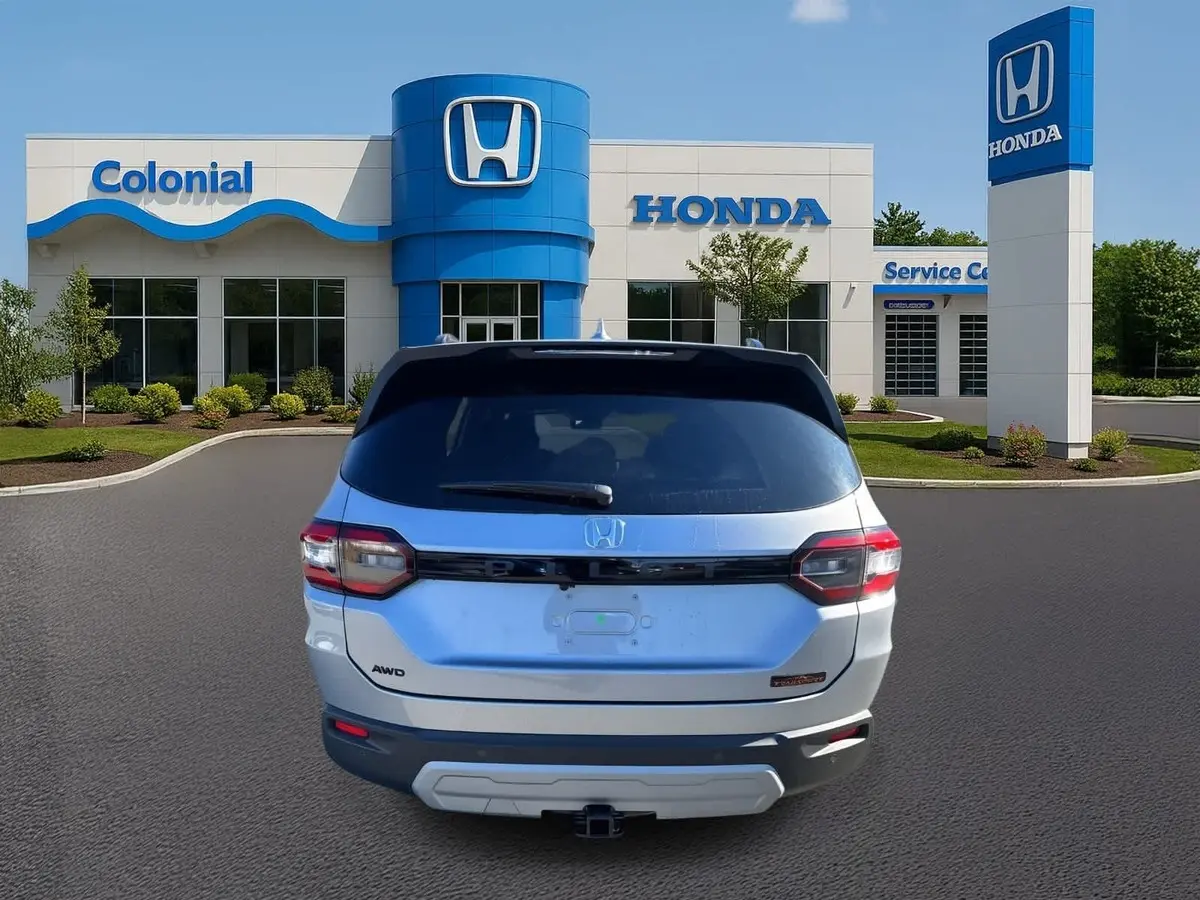 2025 Honda Pilot TrailSport photo 3