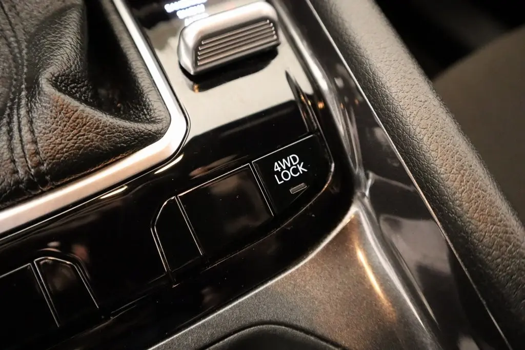 2024 Jeep Compass Sport photo 7