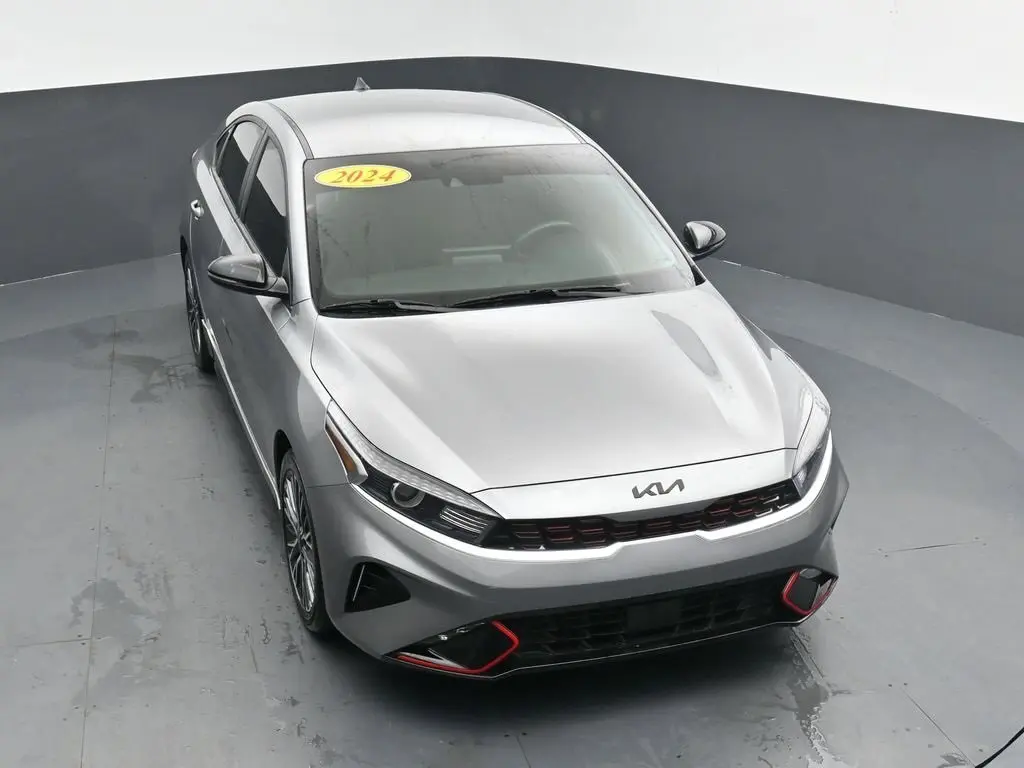 2024 Kia Forte GT-Line photo 24
