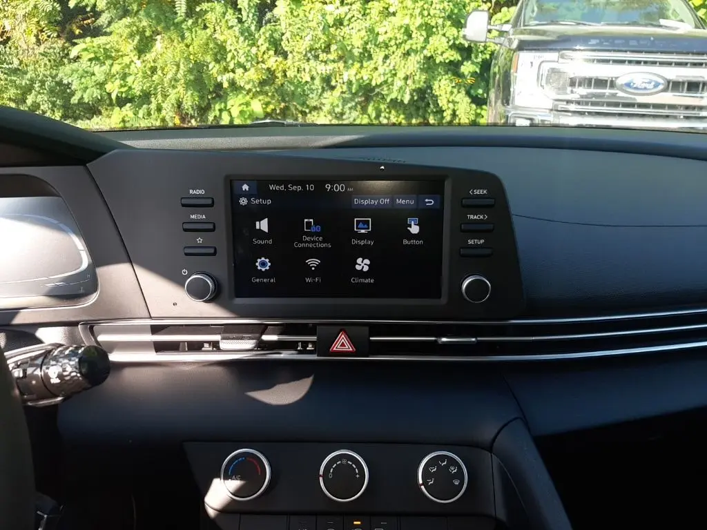 2025 Hyundai Elantra SE photo 17