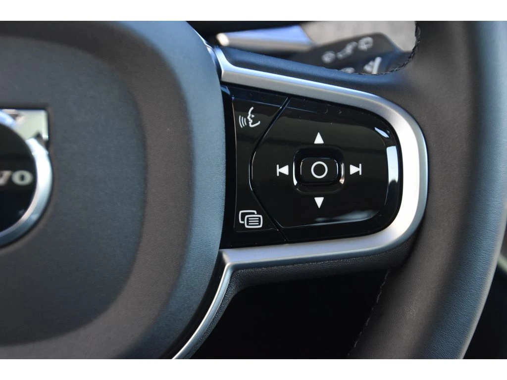 2026 Volvo - image 35