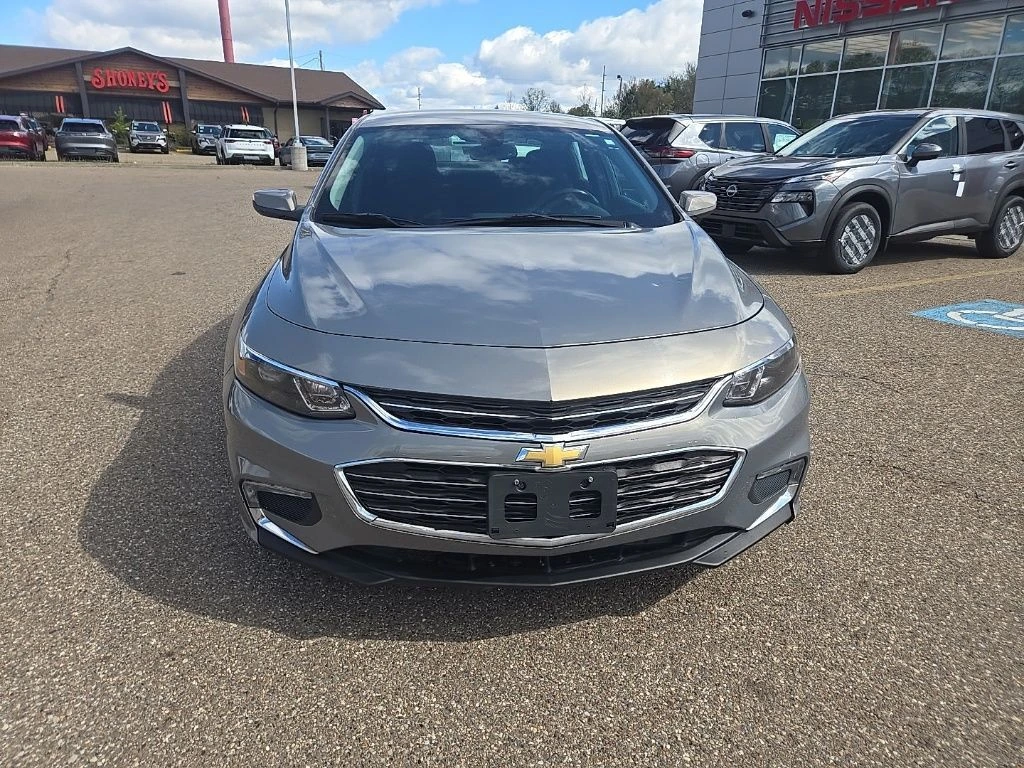 Used 2018 Chevrolet Malibu 1LT with VIN 1G1ZD5STXJF192504 for sale in Dover, OH