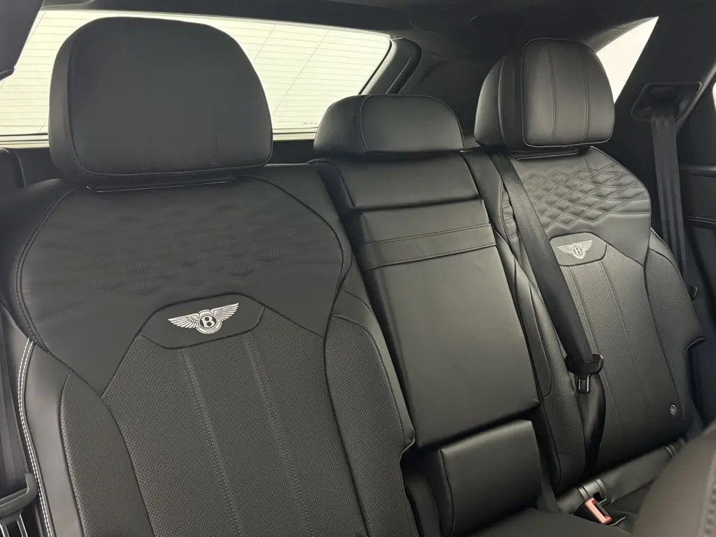 2025 Bentley Bentayga Azure photo 50