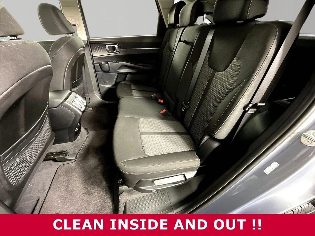 2023 Kia Sorento LX - Photo 19