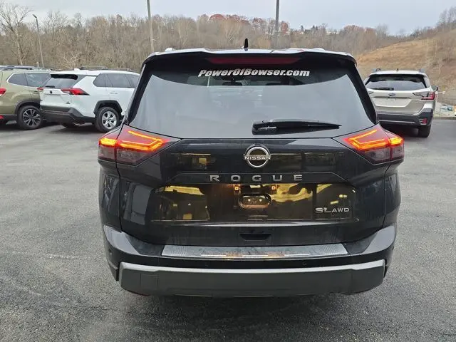 2024 Nissan Rogue SL photo 4