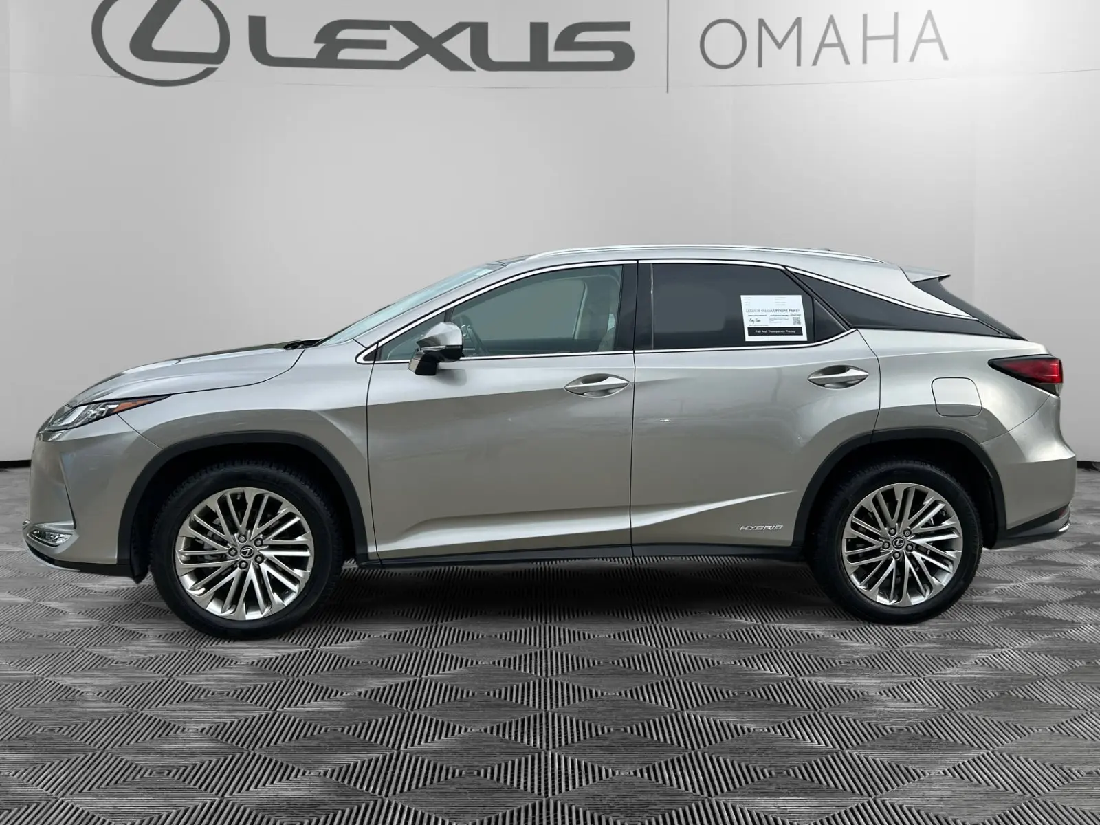 2022 Lexus RX 450h AWD Luxury photo 2