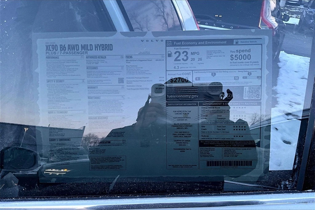 2026 Volvo - image 13