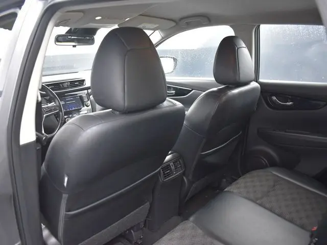 2022 Nissan Rogue Sport SV photo 22