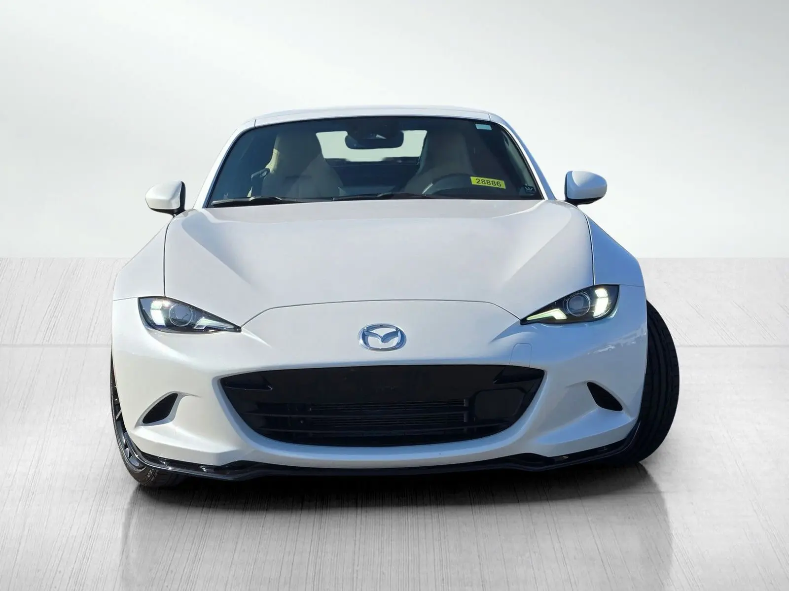 2024 Mazda MX-5 Miata Miata RF Grand Touring photo 2
