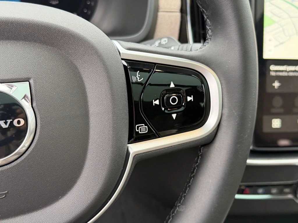 2026 Volvo - image 17