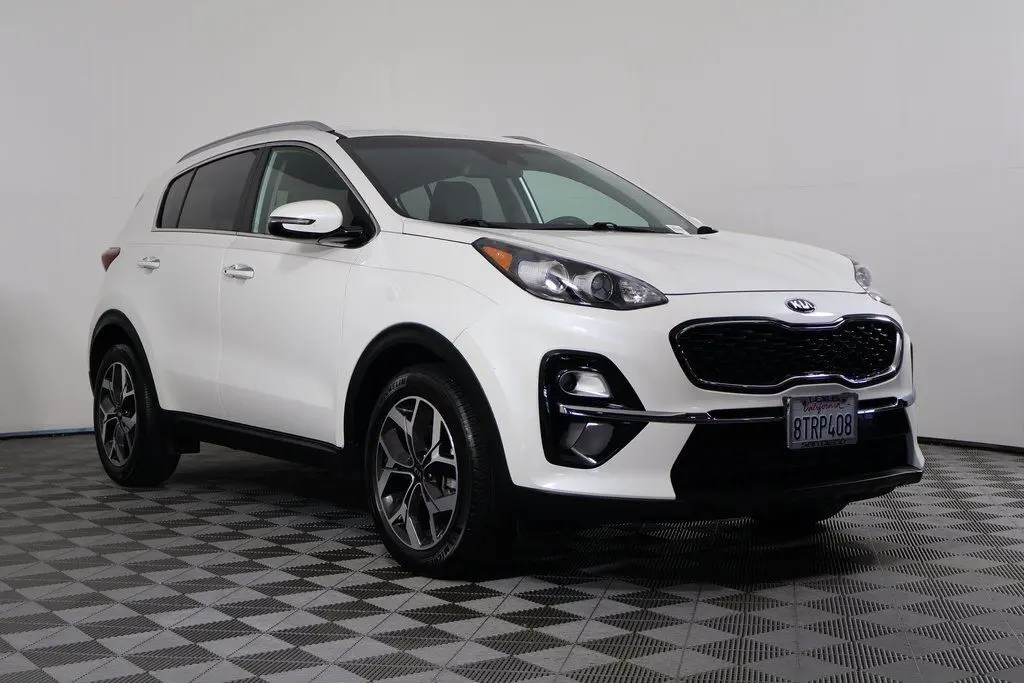 2021 Kia Sportage EX photo 3