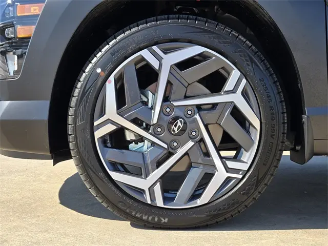 2026 Hyundai Kona SEL photo 10