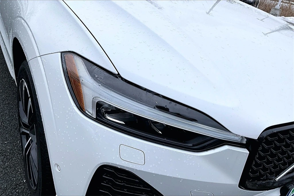 2023 Volvo - image 31