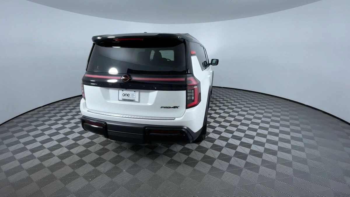 2026 Nissan Armada PRO-4X - Photo 8