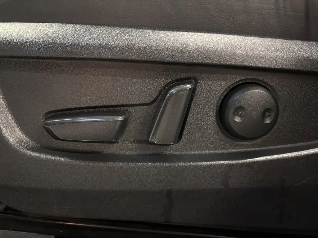 2019 Infiniti QX50 Essential AWD photo 21