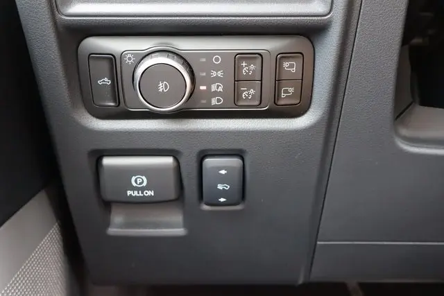 2025 Ford F-150 Lariat photo 35