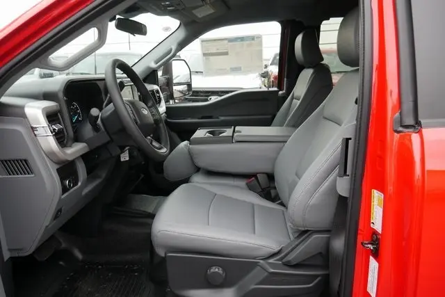 2026 Ford F-350 photo 2