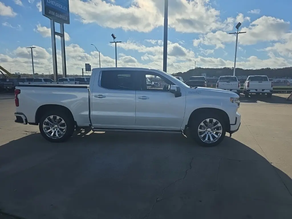 2022 Chevrolet Silverado 1500 High Country photo 3