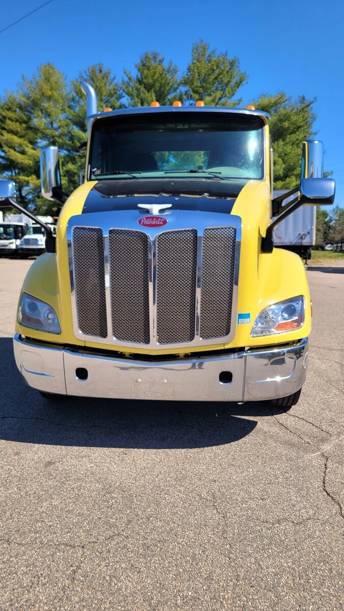 2020 Peterbilt 579 in Warminster, PA — photo 4
