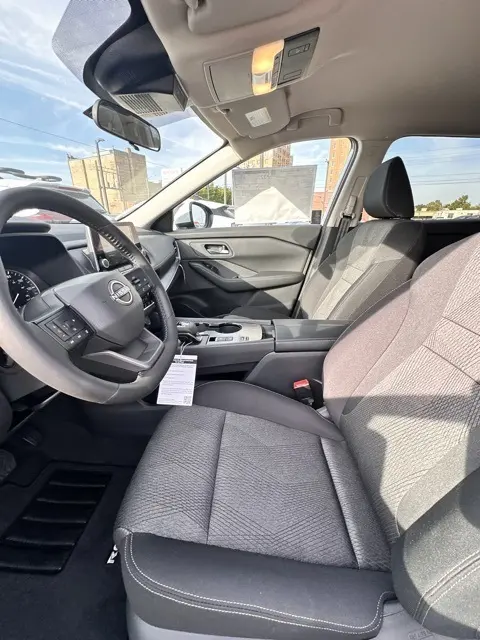 2026 Nissan Rogue SV photo 22