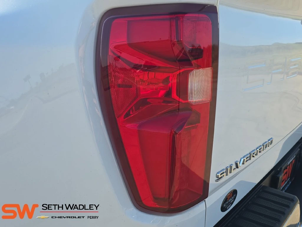 2025 Chevrolet Silverado 3500HD LT - Photo 32