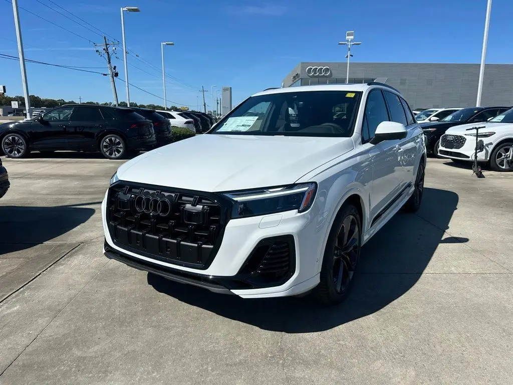 2026 Audi Q7 55 Premium Plus's photo