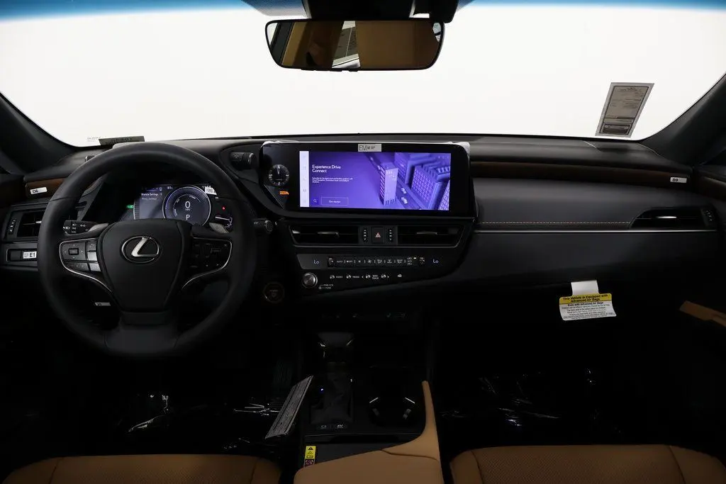 2025 Lexus ES 300h photo 4