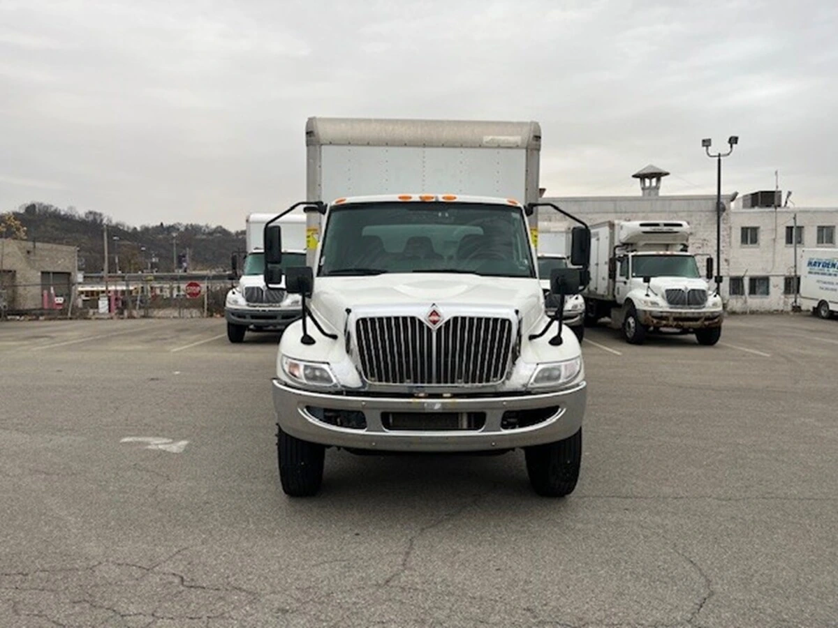 2019 International MV - image 2