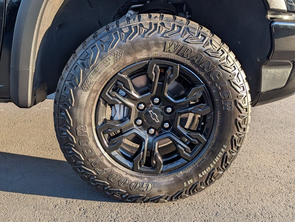 2024 Chevrolet Silverado 1500 ZR2 - Photo 8