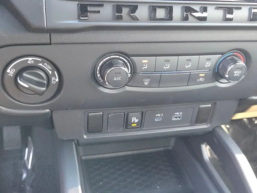 2026 Nissan Frontier SV photo 4