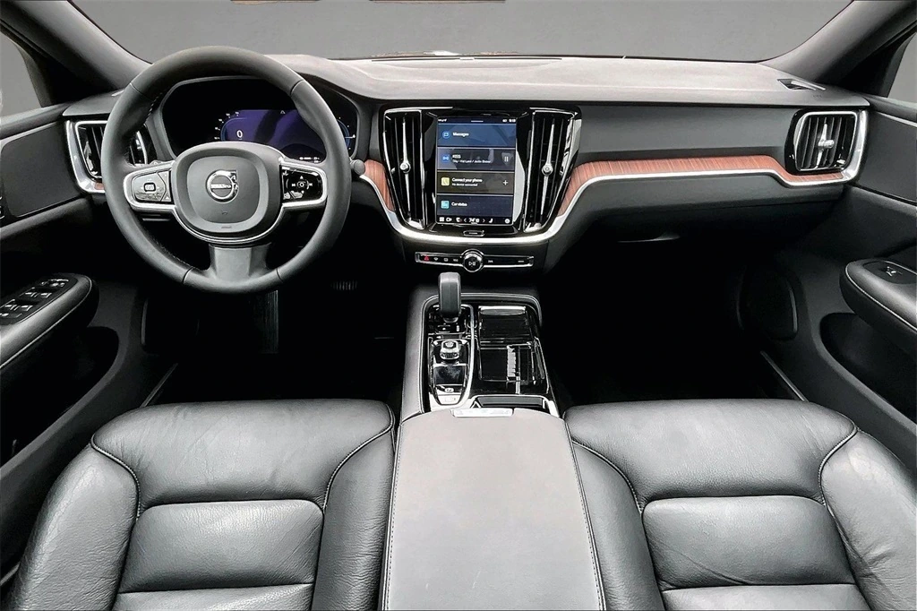 2023 Volvo - image 7